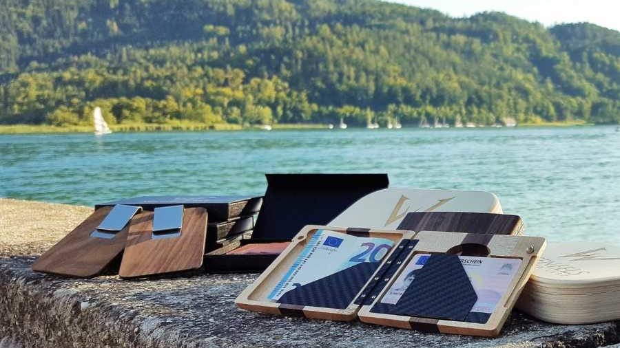 Wood Meets Carbon Fibre: Wooden Wallets Made In Austria