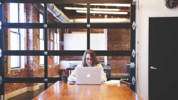 The Pitfalls Of Being A Young Entrepreneur [Infographic]