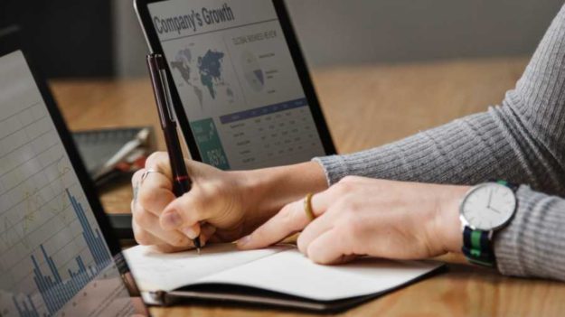 8 Effective & Functional Growth Strategies For Every Startup